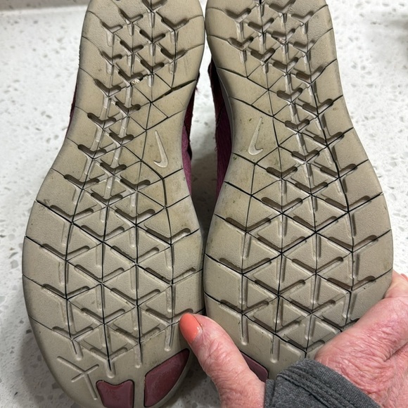 NIKE Free Women's Pink/raspberry Athletic Shoes Sz 8.5? GUC no insoles running - Picture 4 of 6